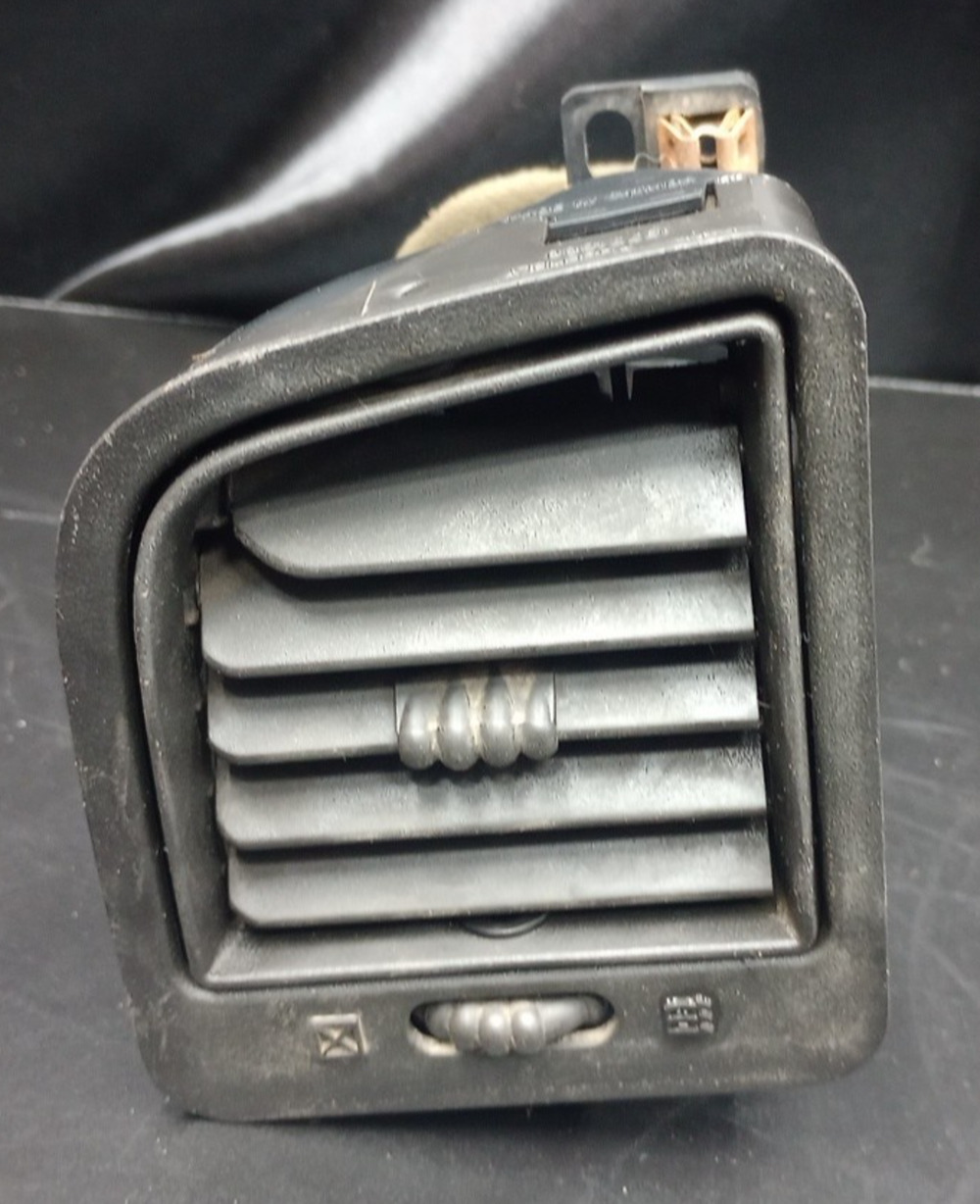 🔥99-06 Silverado Sierra Dash Left Driver Air Vent Heater Climate Temperature